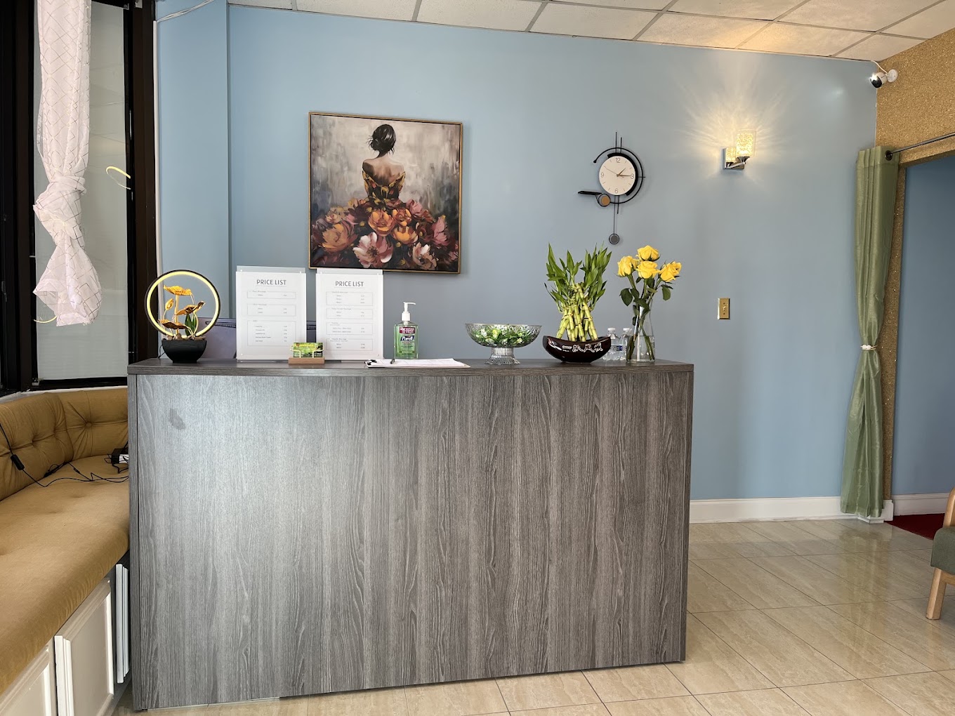 The reception desk at I Love Massage
